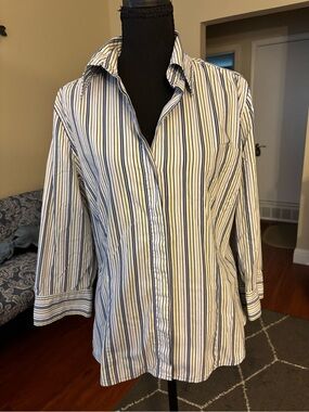 Express Women's White, yellow and Blue Striped Button-Down Shirt - Large